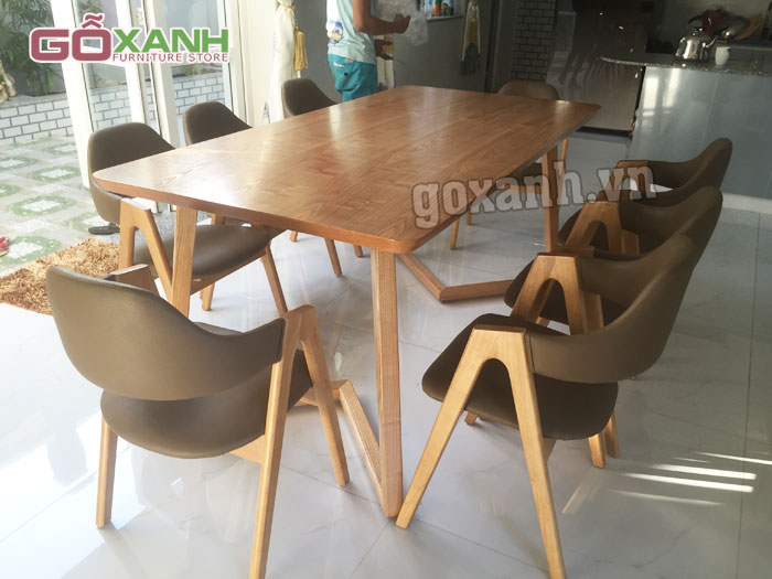 Các mẫu bàn ghế ăn gỗ tự nhiên đẹp đơn giản hiện đại 1