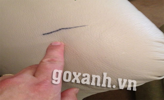 Cách tẩy mực bút bi trên ghế sofa giả da hiệu quả tại nhà 2