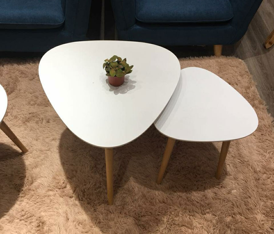Cặp bàn trà tam giác dễ thương / bàn sofa hình tam giác 3 cạnh chân sồi