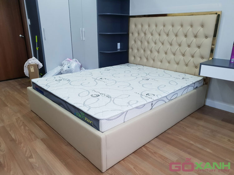 Giường ngủ khung inox mạ vàng cao cấp sang trọng 4