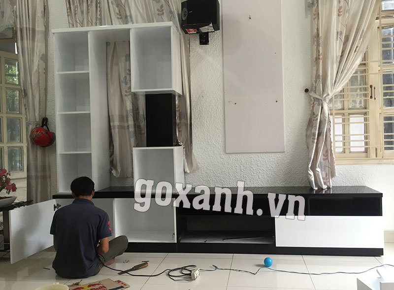 Kệ tivi gỗ công nghiệp hiện đại, giao hàng ở trảng bom đồng nai 2