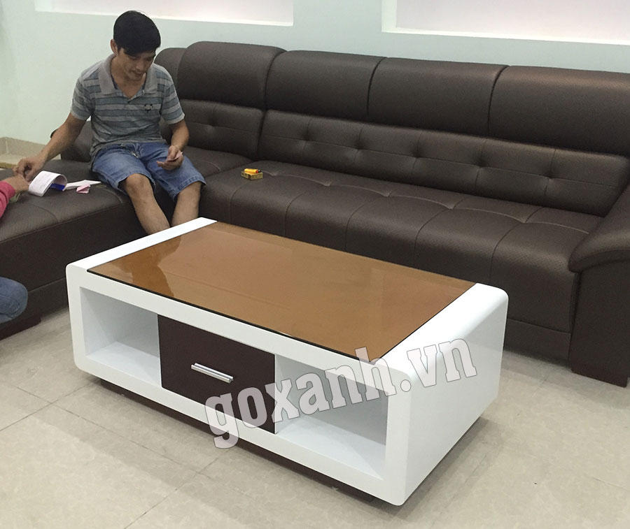 Mẫu bàn nước mặt kính màu trà