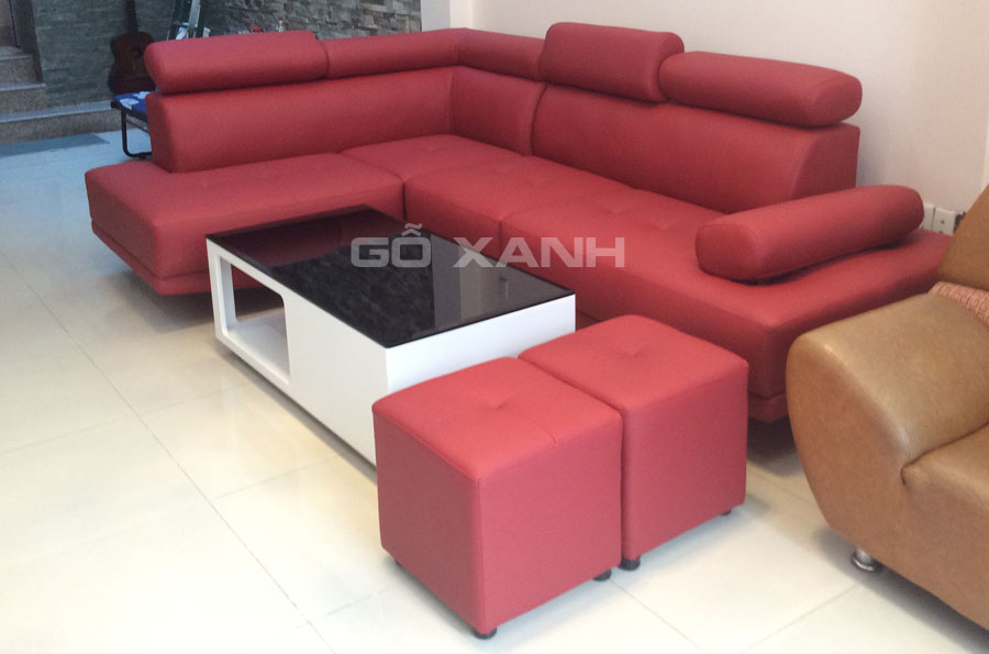 Sofa sang trọng màu đỏ, giảm giá 30% so với thị trường